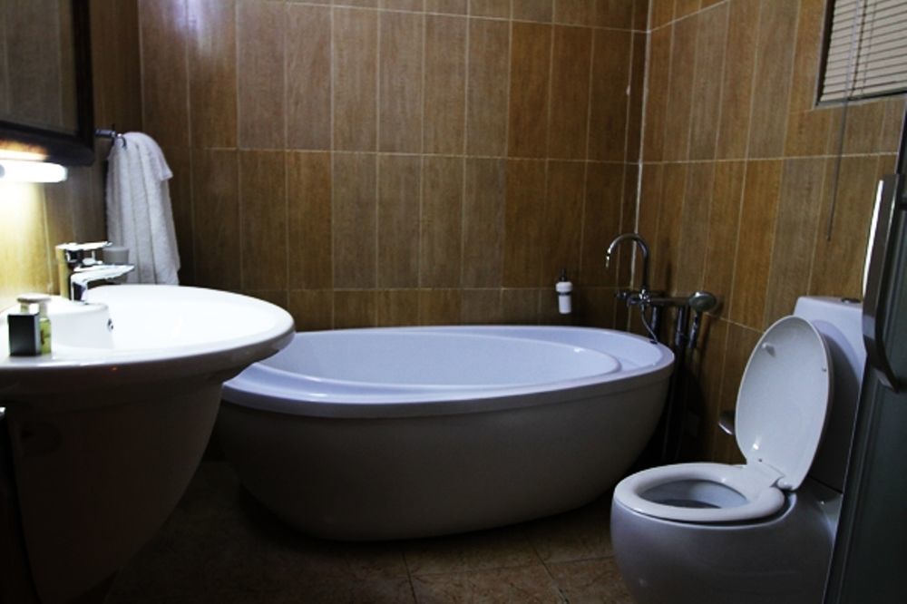 Fryburg Suites Aliayabiagba Εξωτερικό φωτογραφία