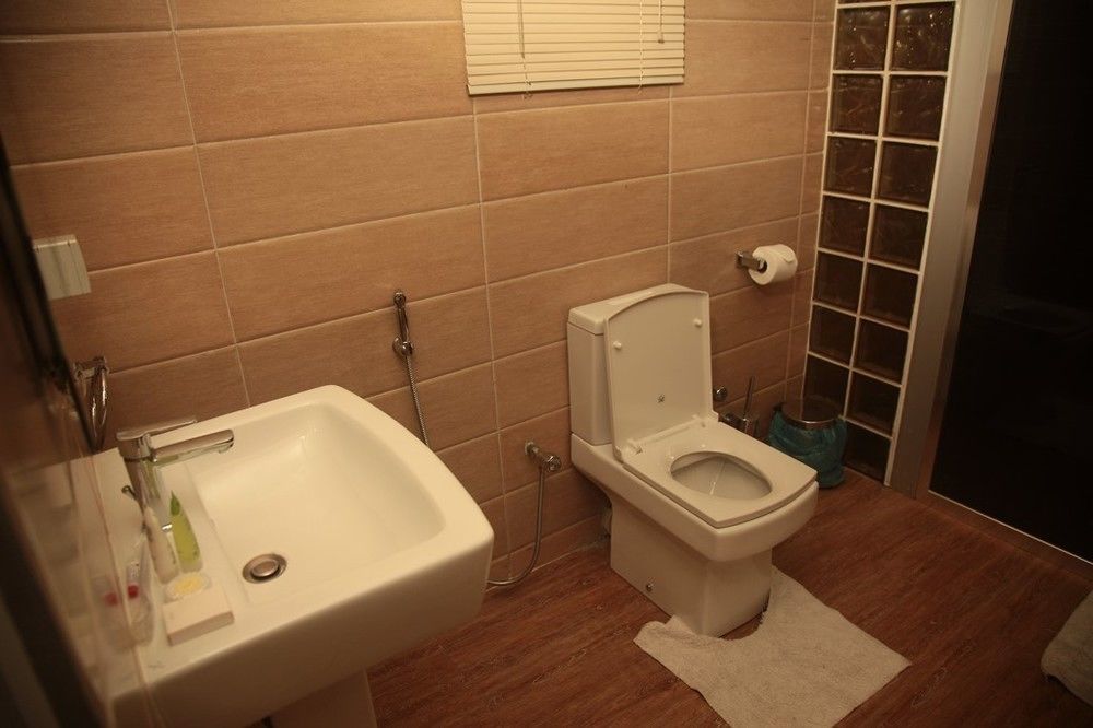 Fryburg Suites Aliayabiagba Εξωτερικό φωτογραφία