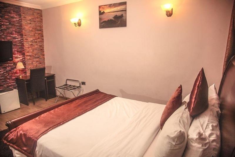 Fryburg Suites Aliayabiagba Εξωτερικό φωτογραφία
