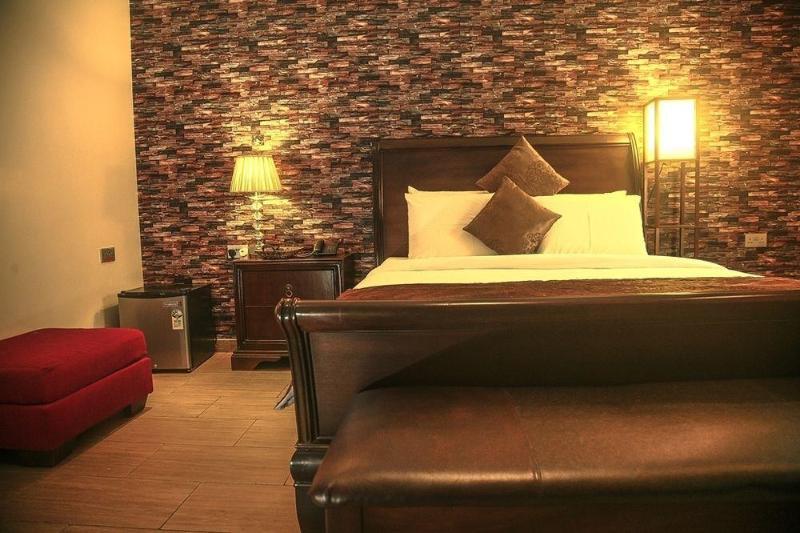 Fryburg Suites Aliayabiagba Εξωτερικό φωτογραφία