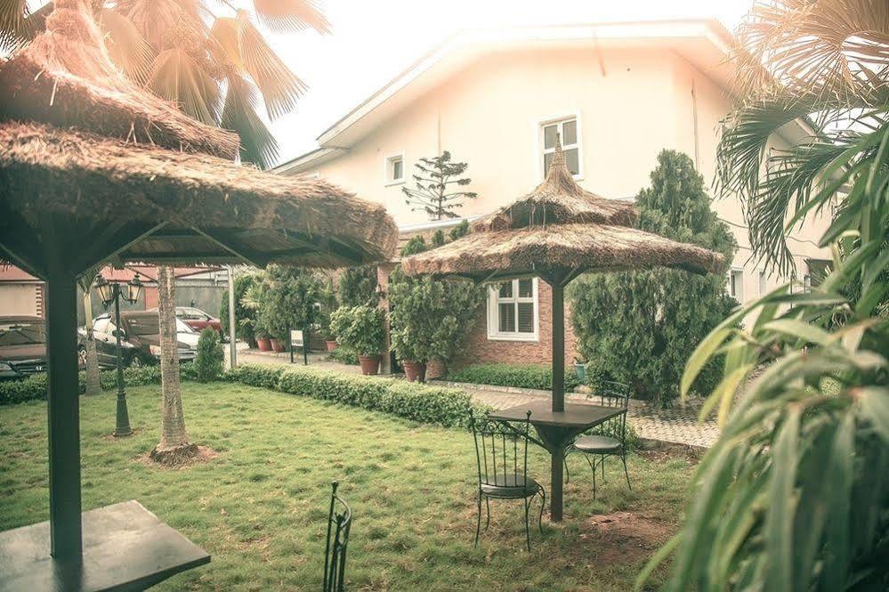 Fryburg Suites Aliayabiagba Εξωτερικό φωτογραφία