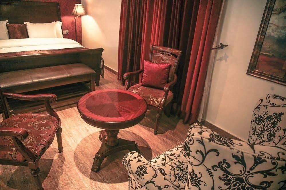 Fryburg Suites Aliayabiagba Εξωτερικό φωτογραφία