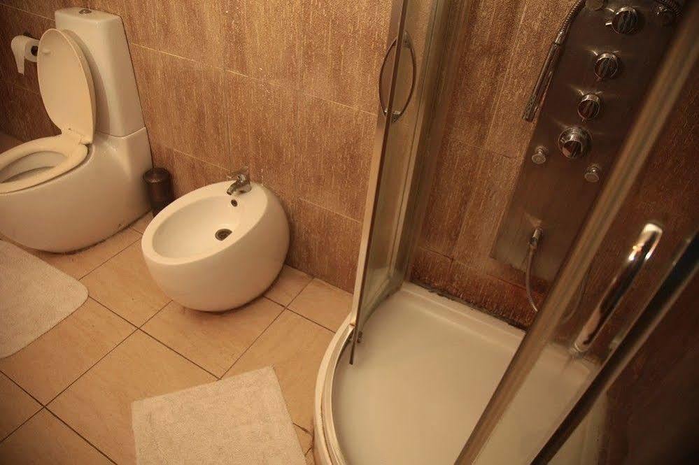 Fryburg Suites Aliayabiagba Εξωτερικό φωτογραφία